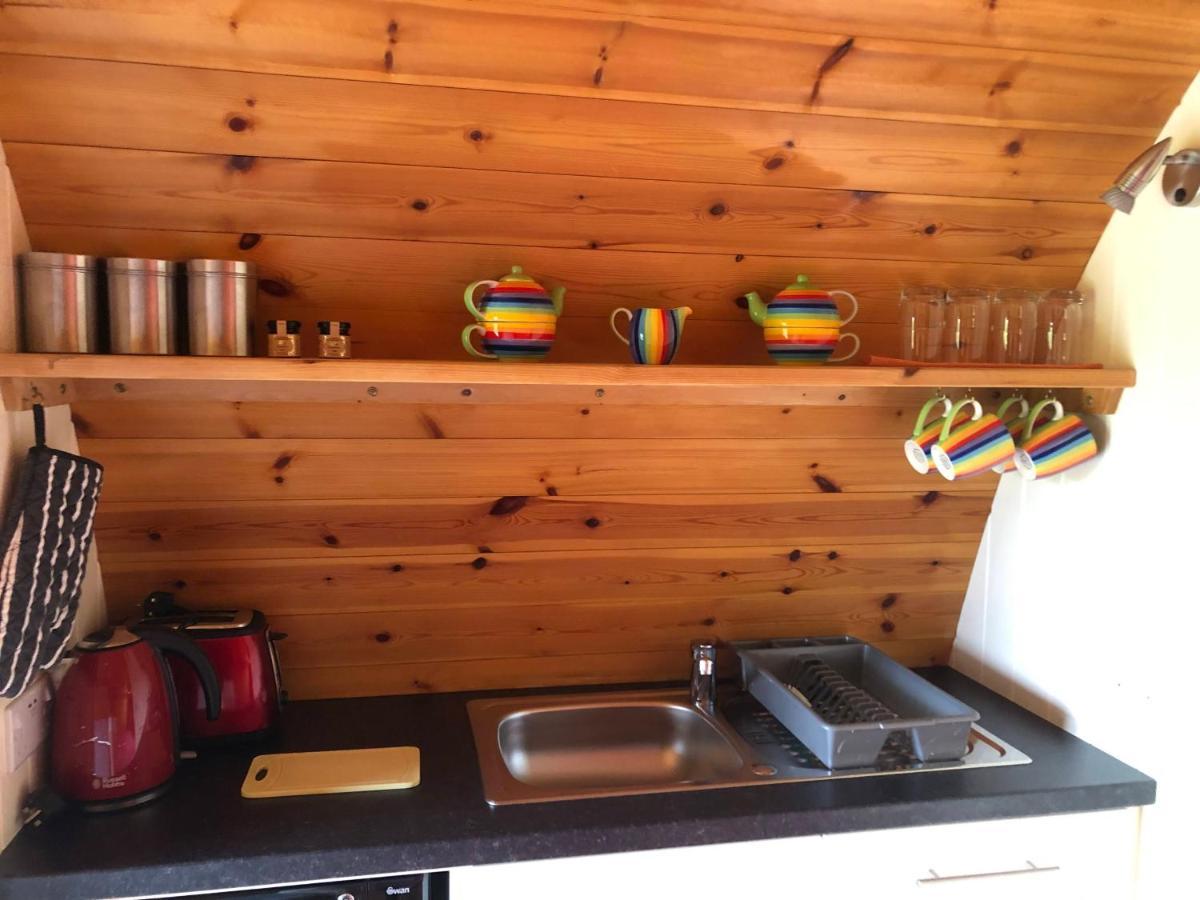 Villa The Rainbow Pod Milltown Malbay Exterior foto