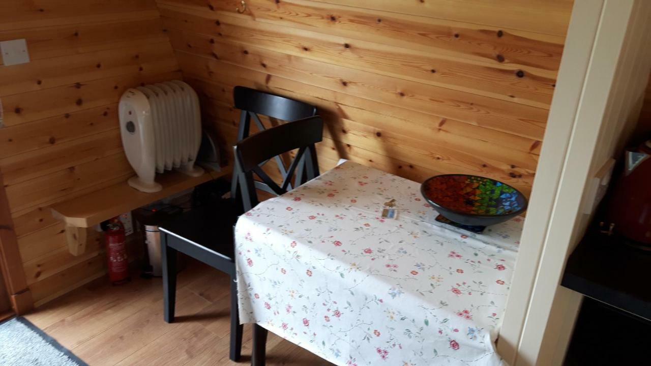 Villa The Rainbow Pod Milltown Malbay Exterior foto
